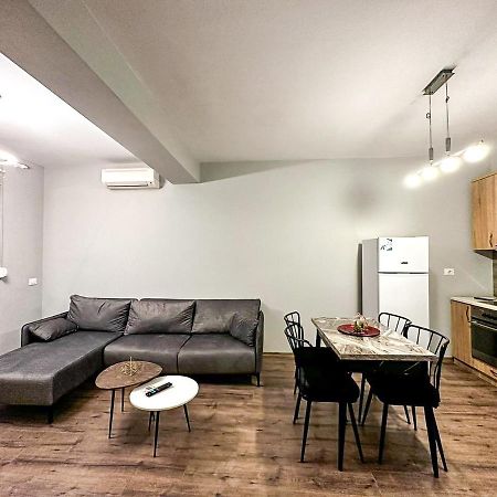 New Bazaar 1Bd Modern Apartment Tirana Eksteriør billede