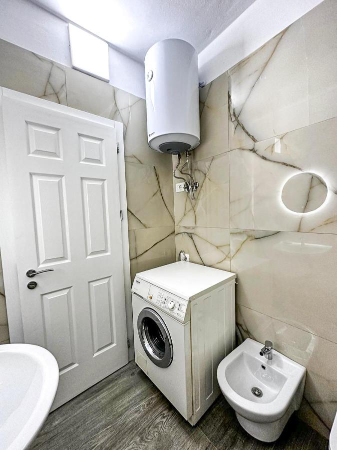 New Bazaar 1Bd Modern Apartment Tirana Eksteriør billede