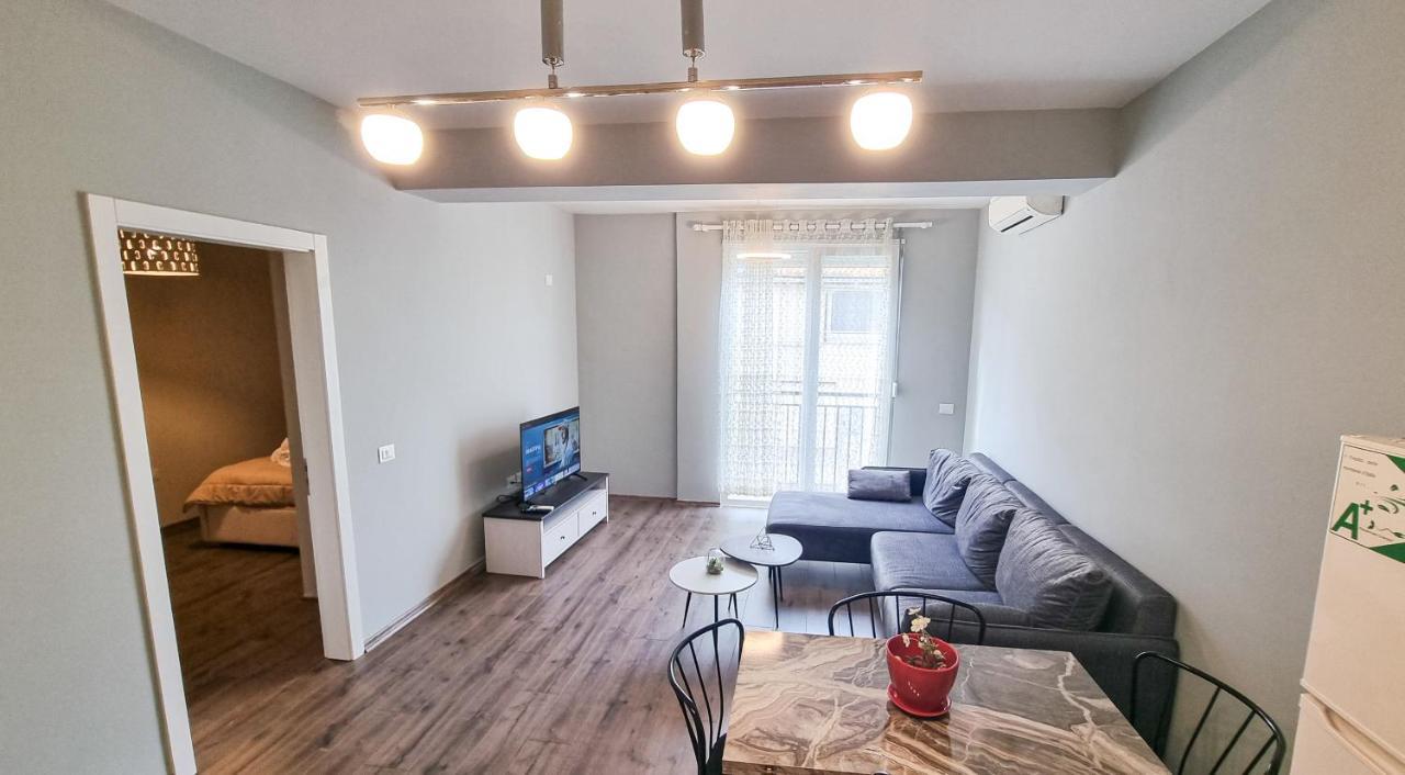 New Bazaar 1Bd Modern Apartment Tirana Eksteriør billede