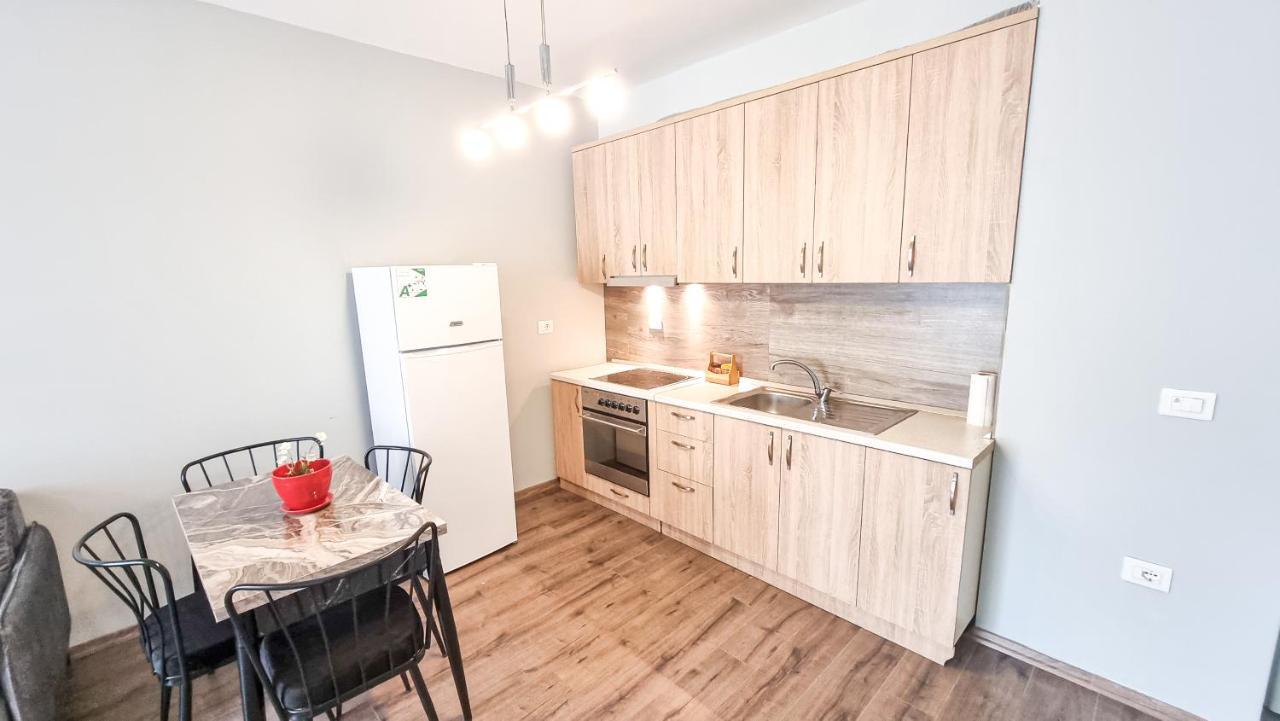 New Bazaar 1Bd Modern Apartment Tirana Eksteriør billede